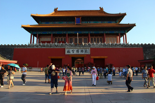 【北京】第一次去北京旅游，该选择哪些景点-景山公园,北京展览馆,中国国家话剧院,八一影视基地,卢沟桥