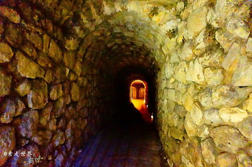 布达佩斯惊现吸血鬼洞穴？