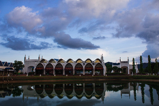 西马来西亚5天游记（兰卡威篇）-珍南海滩,瓜埠,天空之桥,巨鹰广场,丹绒鲁海滩