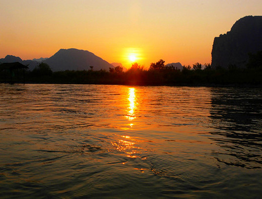 恋恋湄公河（万元大洋穿越中、老、泰、柬、越五国 1）-万荣,琅勃拉邦,光西瀑布,万象