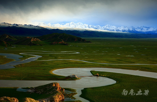 巴音布鲁克的绝美黄昏-天鹅湖-巴音布鲁克,开都河,巴音布鲁克草原,新疆