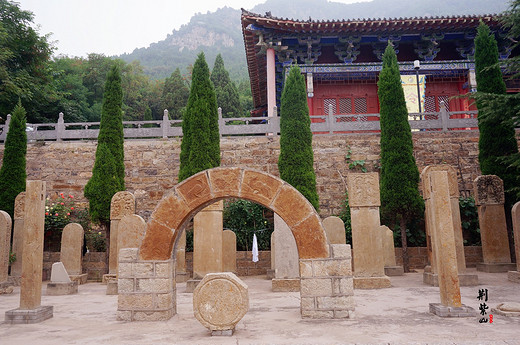 【洛阳】登紫荆之巅,尽览黄河小浪底-关林,白马寺,龙门石窟