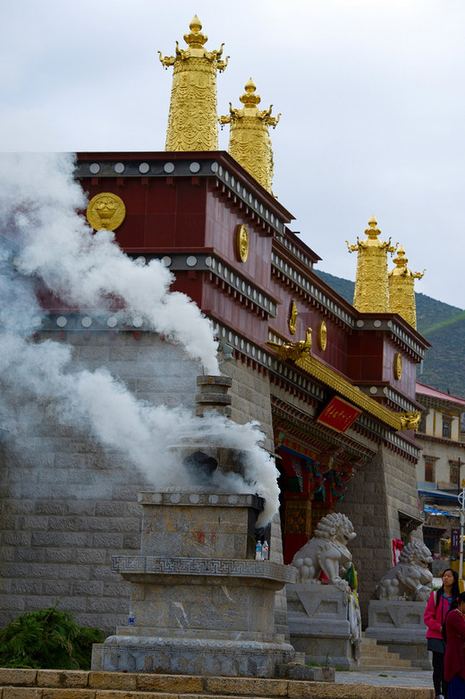 彩云之南～触摸香格里拉-独克宗古城,纳帕海,黑龙潭,玉龙雪山,虎跳峡