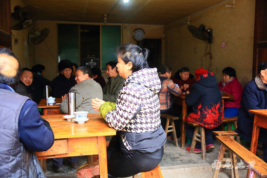 喝茶、打牌、摆龙门阵，悠闲的四川古镇人家-赤水