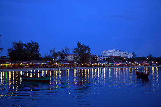 柬埔寨自由行之六-西哈努克，海滩漫步-西哈努克港,暹粒