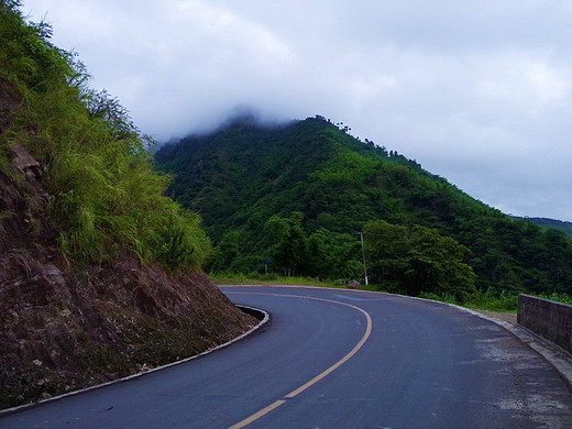 云南那些小众却很美的地方-哀牢山,乃古石林,文山,云南陆军讲武堂,东川红土地