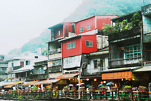 这是一篇游记【台湾篇】微博@沈小俗sj-驳二艺术特区,鹅銮鼻公园,垦丁大街,士林夜市,诚品书店-台北