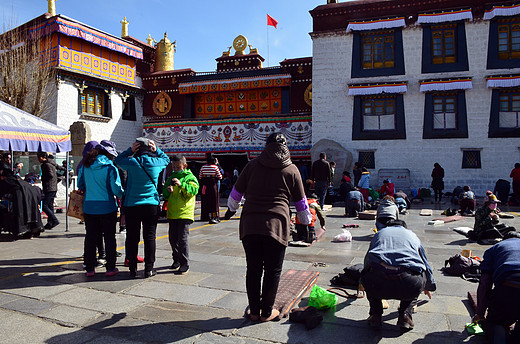 【西藏】坐着火车去拉萨，去看神奇的布达拉之二-初见布宫，祈福大昭寺-布达拉宫