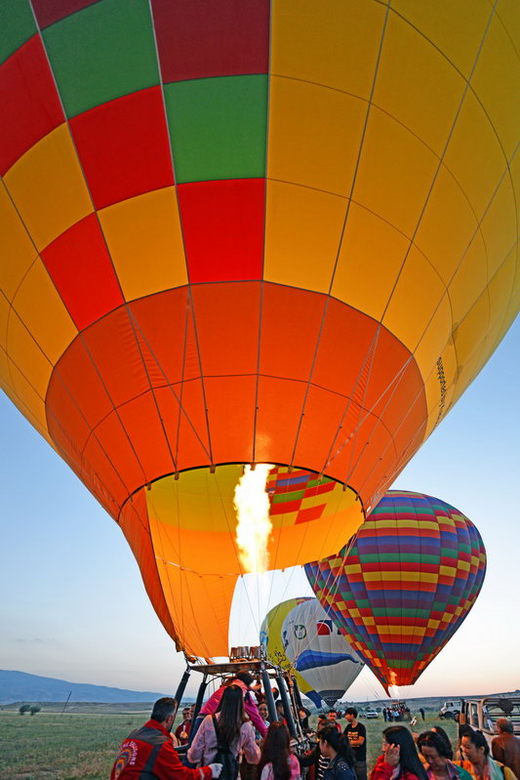 坐卡帕多奇亚热气球-看地球最美风景-土耳其