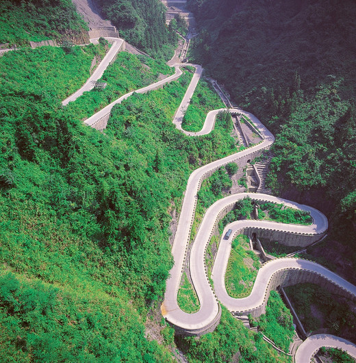 国内这几条公路惊险刺激，每一条都通往仙境- 郭亮村,甘孜,四姑娘山,林芝,鲁朗