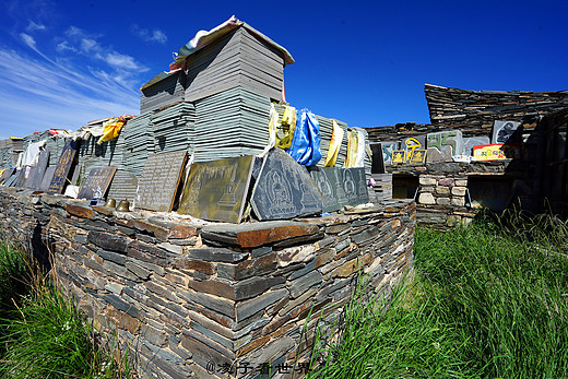 青海最大的石刻图书馆—夏日哈石经院-天峻县,海西蒙古族藏族自治州