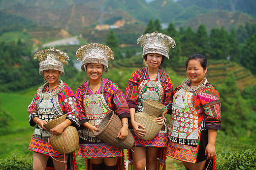 五百年前的超短裙苗族如何走到今天...-新桥苗寨,雷山,黔东南