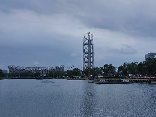 夜晚的鸟巢给我留下了美好回忆，白天看到的鸟巢感觉很一般。