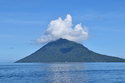 巴厘岛到美娜多的跨赤道旅程-金巴兰海滩,海神庙,登巴萨,库塔海滩