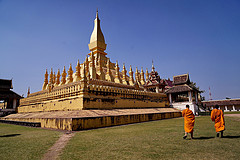 老挝寺庙有故事，一尊佛像几世纪的恩怨情仇