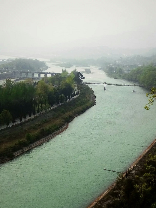 都江堰-气势磅礴的无坝引水水利工程