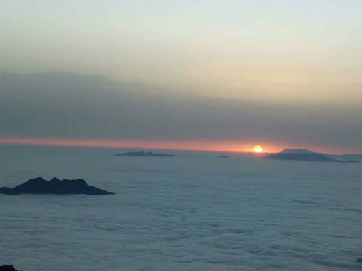 没错这就是四人同山，这可不是神话，这是人