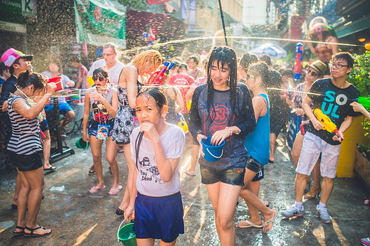 宋干节 | 全球最疯狂的湿身大趴-塔佩门,帕辛寺,三王纪念碑,考山路,曼谷