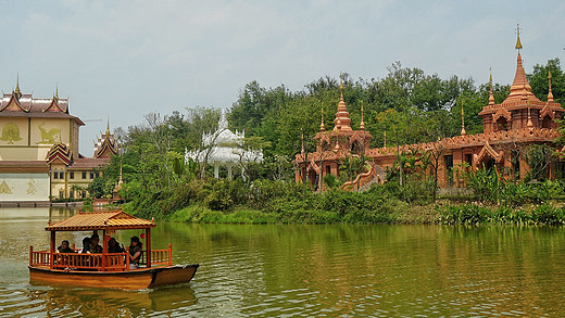 西双版纳最古老的公园，过去是西双版纳傣王的御花园