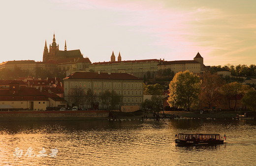 去查理大桥，看布拉格最美的早晨和黄昏-布拉格城堡,捷克