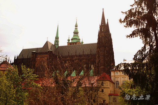 他们每天校对自鸣钟，一直生活在中世纪-查理大桥,布拉格,布拉格城堡,捷克