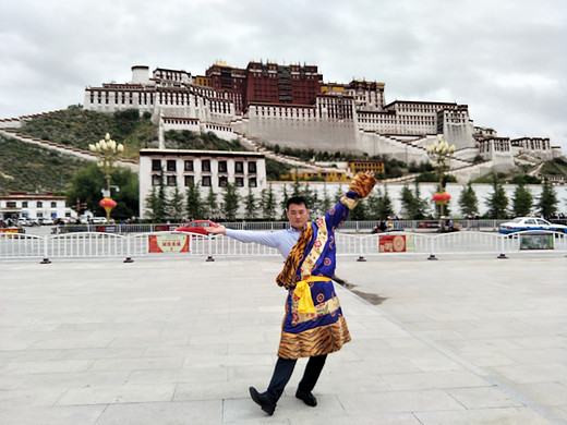 七月12日，拉萨到稻城，有结伴的没，我一