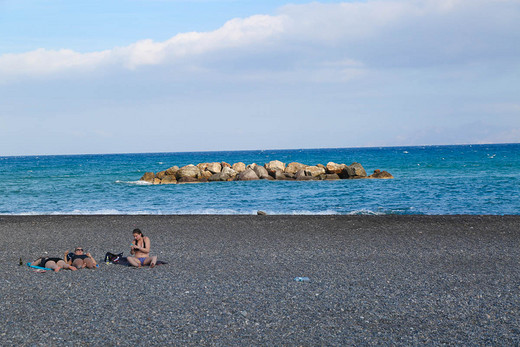 希腊（下）：回到爱开始的地方-卡马利黑沙滩,伊莫洛维里,蓝顶教堂,伊亚,费拉
