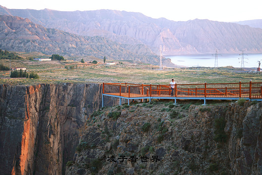 百变大峡谷，还有岩羊出没-海南藏族自治州,青海