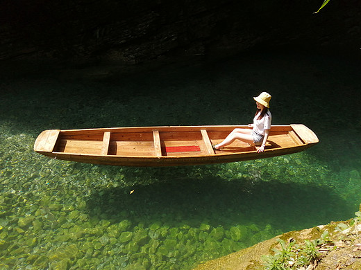 鹤峰躲避峡，空气清新，号称中国仙本那，有