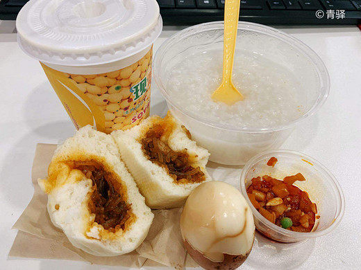 春风得意马蹄疾，一日看尽长安花