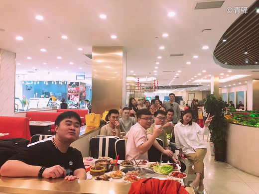 春风得意马蹄疾，一日看尽长安花