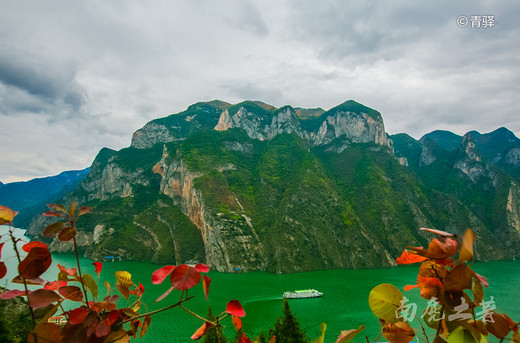 巫峡之巅新开一条神女天路，带你看三峡最美的红叶-长江三峡,巫山