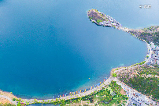 疫情过后，这个文青最爱的高原湖泊，人少景美又省钱-泸沽湖,云南