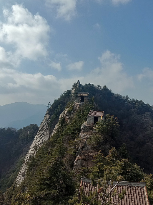 秦岭太兴山铁庙