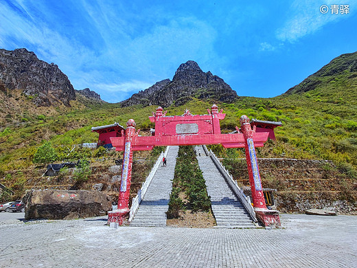 穿过凤凰花开的路口——骑行东川•牯牛山•紫霞宫-恩施,山南,太阳城,西藏,新疆