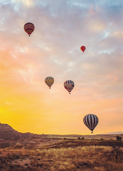 乘坐热气球是一种什么样的旅行体验？有哪些旅行地的热气球项目值得玩了一次还想再玩？