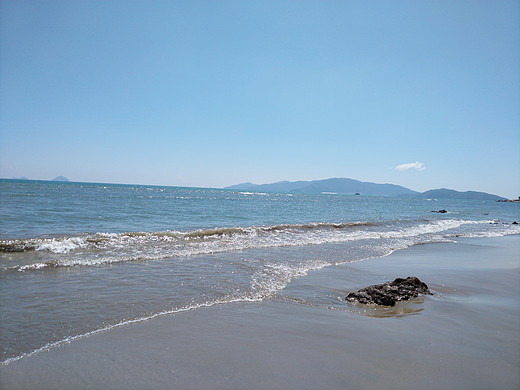 漫步在芽庄的海滩