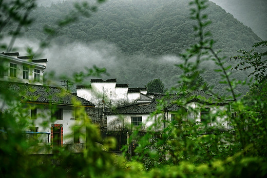 富硒原生态 春光满石台