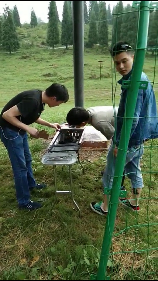 草场千野